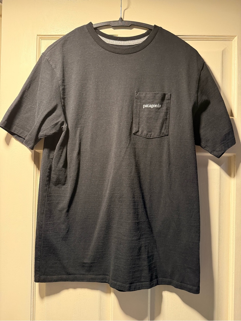 Patagonia Pocket Responsibili-Tee Black Graphic T-Shirt Men’s Small